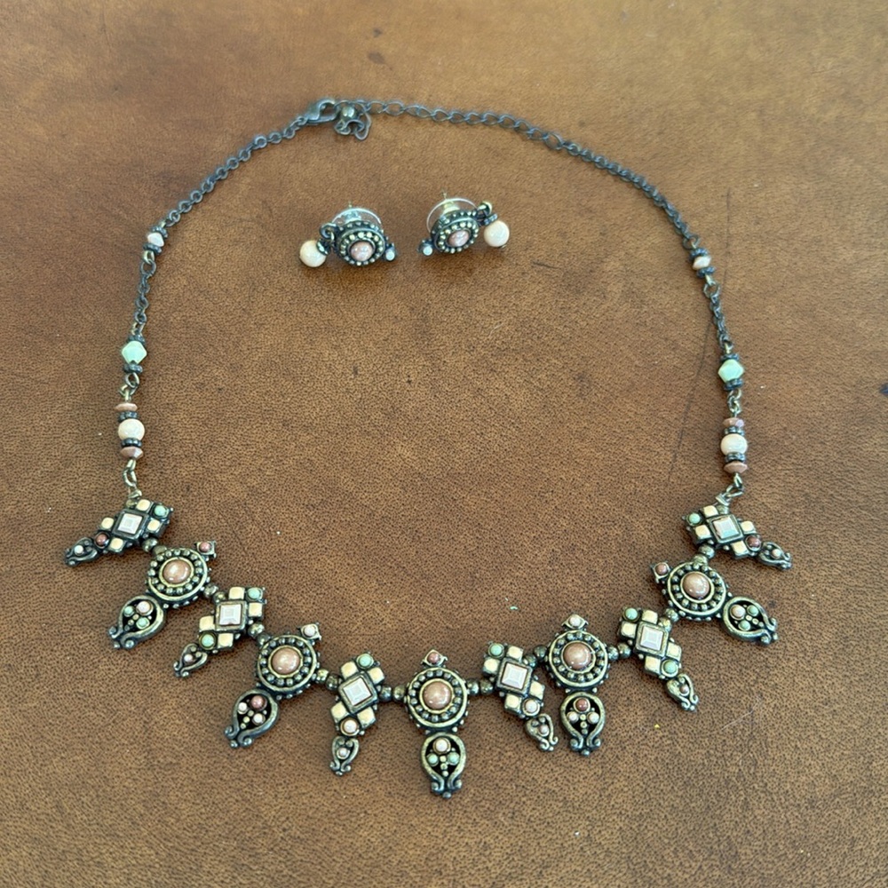 Earthy Ethnic Style Necklace & Earring set.